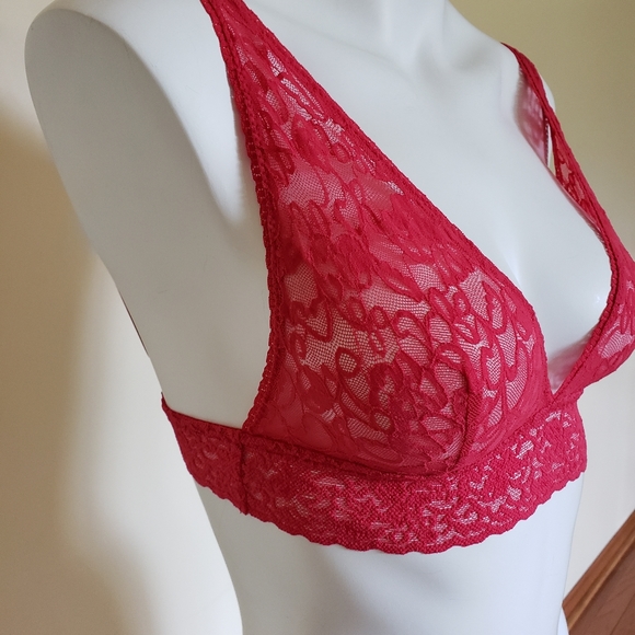 Victoria's Secret Lace Bra - Picture 2 of 4